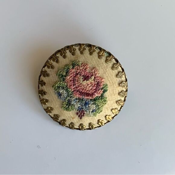 Vintage Floral Embroidered Needlepoint Brooch pin with Gold Trim cottage core - Picture 2 of 5